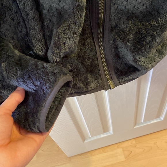 Columbia Sweater - Picture 2 of 6